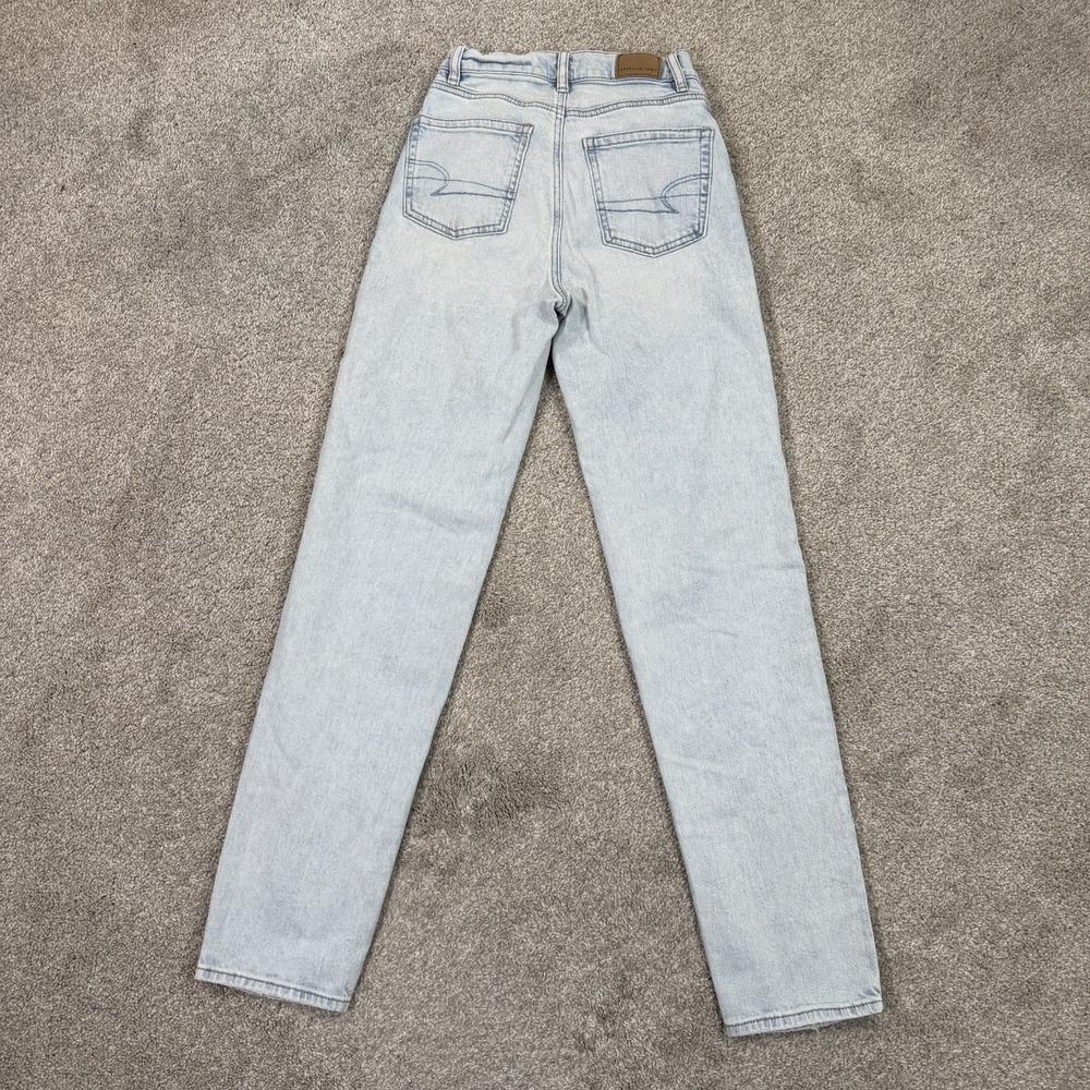 American Eagle Strigid Mom Jeans Light Wash Straight Leg High Rise Size 000 x 31 - Picture 7 of 8